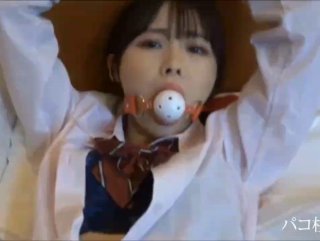 【探花精选】老汉约到风情万种美少妇，这辈子没见过这么极品的女人，抱着美脚一顿舔，换上黑丝狂搞，上集_2K画质